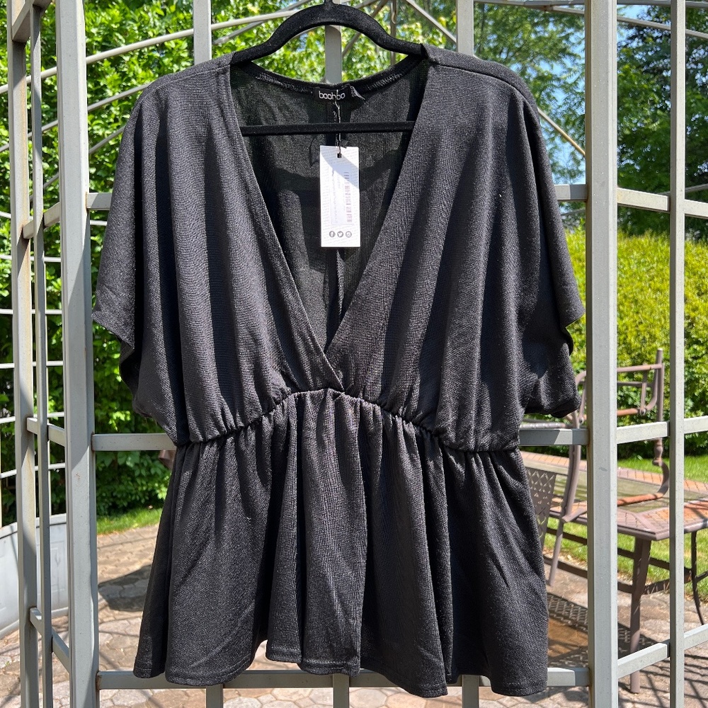 NWT Boohoo Knit Peplum Plunge Top - Size 18